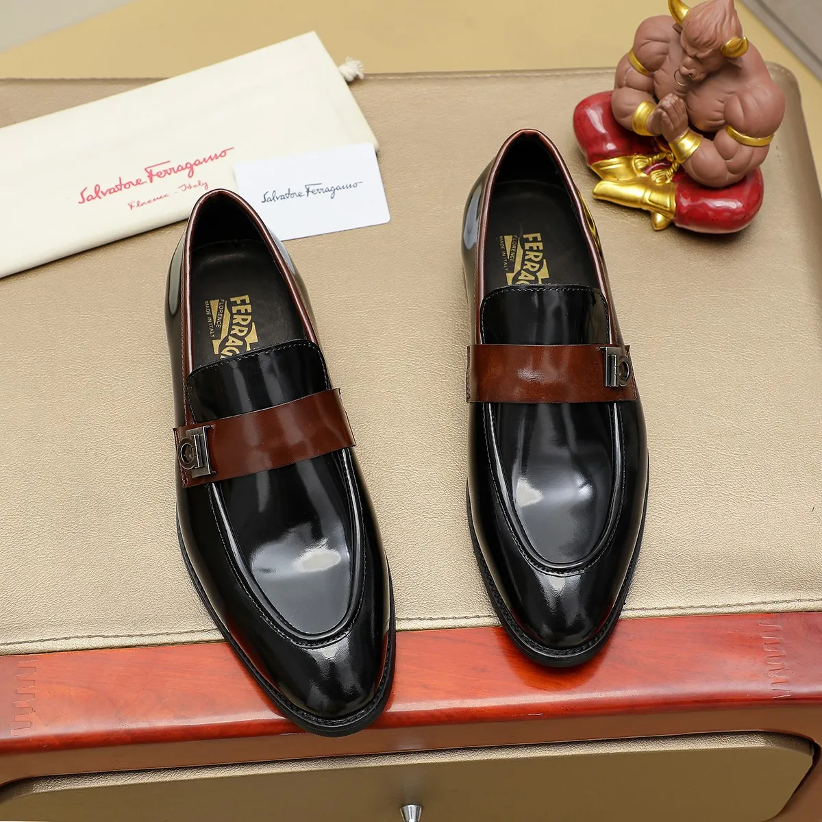 Men's shoes 💰460 Ferragamo [Ferragamo] top imported suit men's shoes 💯Original copy of the official website, product materials: selected imported embossed calfskin + luxury hardware buckle accessories ~ imported water-dyed cow 🐂 leather lining. Strong three-dimensional visual effect, original combination outsole, multiple colors available😘 Size: 39-44 (38.45.46. Customized)